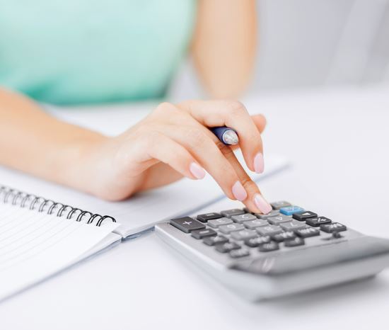 통신비-계산하는-모습