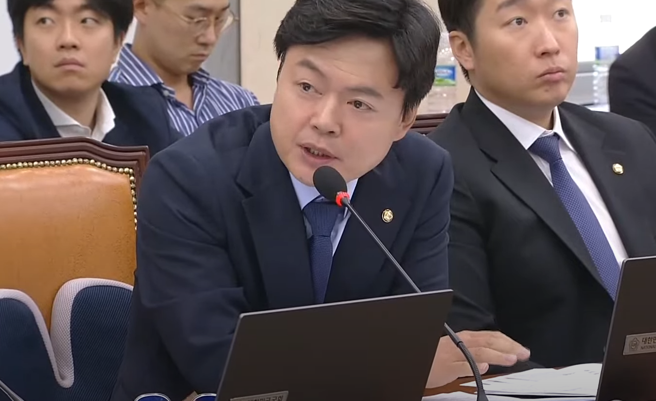 국회 정무위원회