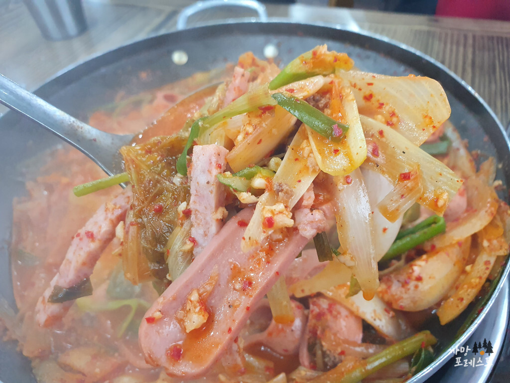 운암명가 부대찌개 보글보글