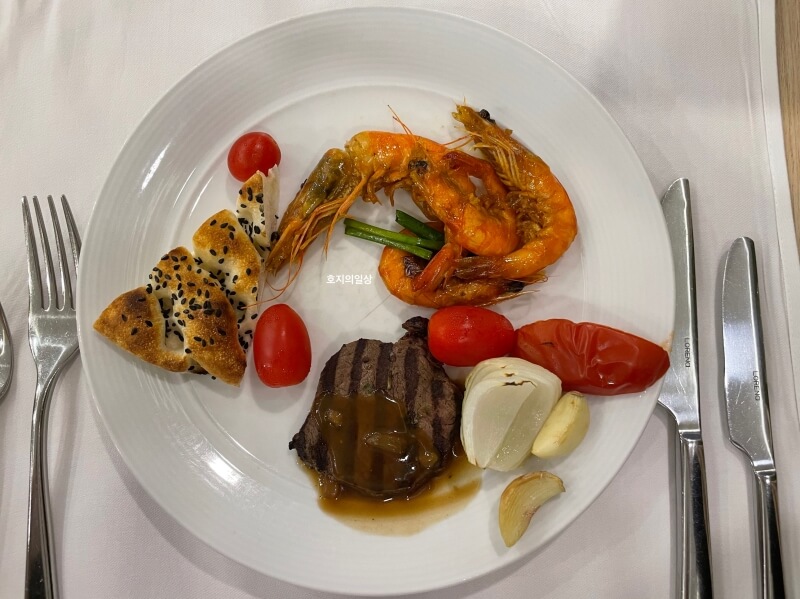 나트랑 스완도르 리조트 올 인클루시브 - 석식 메인