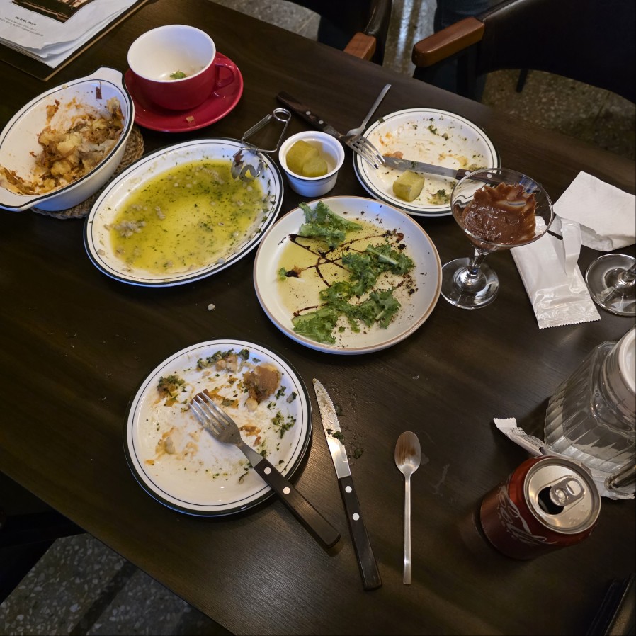 식사 후 테이블 풍경, 프렌치 레스토랑 다이닝 기록