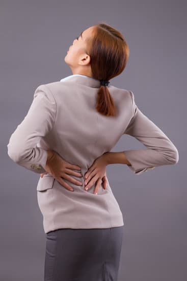 허리디스크 증상 자가진단법 &ndash; 방치하면 더 위험해요!