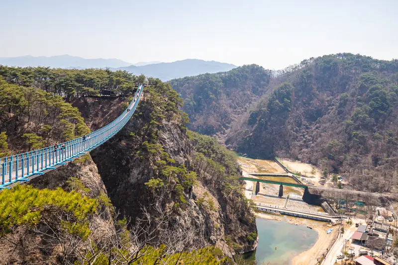 섬강과 출렁다리