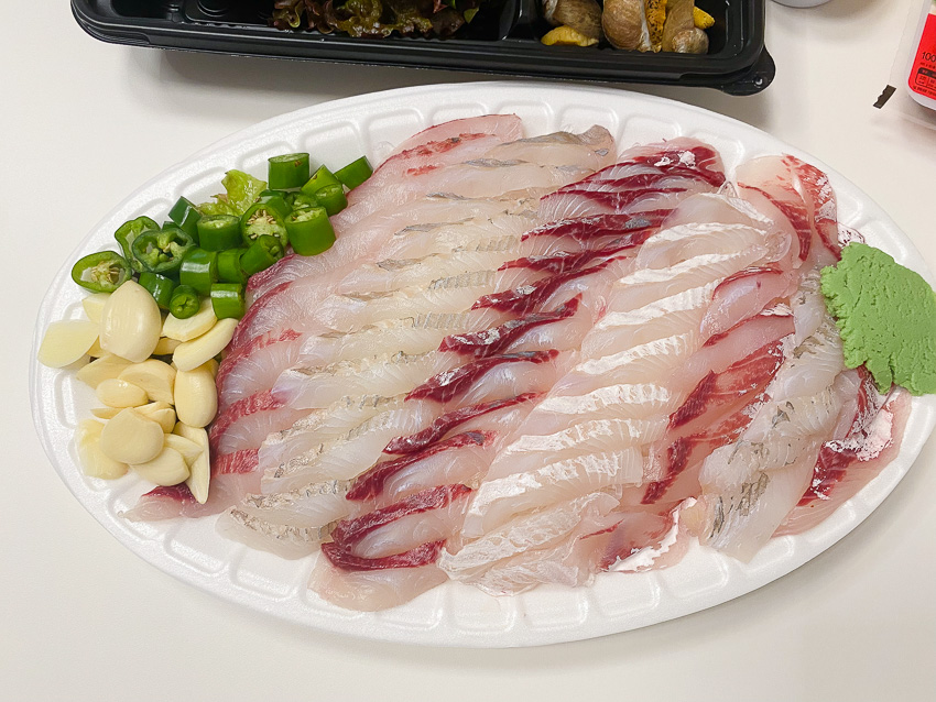 보리숭어와 봄도다리 수산회시장 배달음식