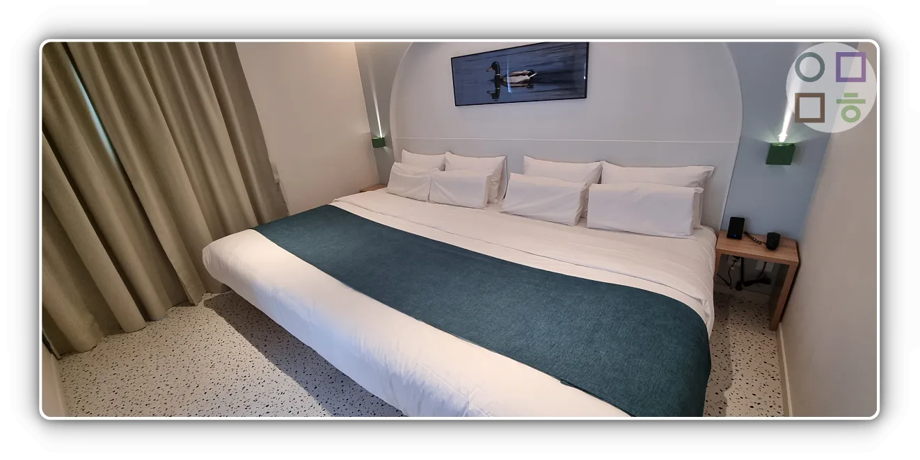 숙소-침대-안방-엄청-큰-매트리스