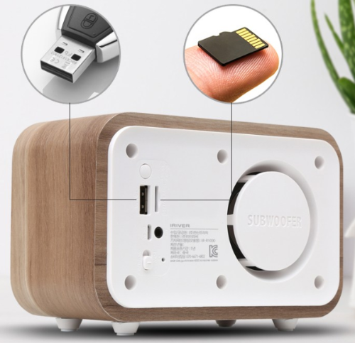 후면의 USB / TF CARD 슬롯