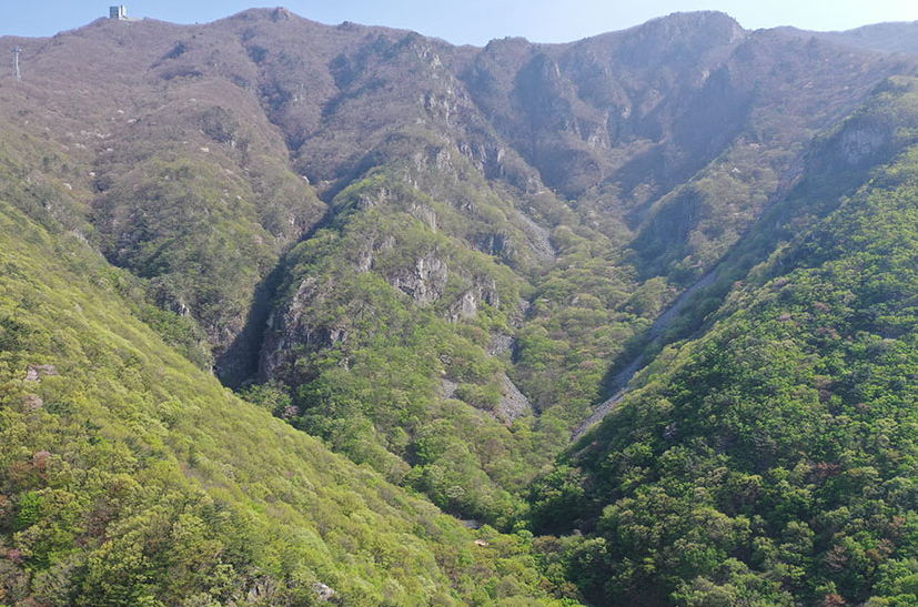 여름에 어름이 어는 어름골
