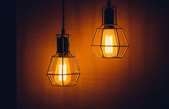 생활 속 전기 절약 꿀팁: 우리 집 전기 요금, 반으로 줄이는 비법!