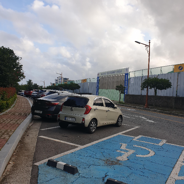 여수 카페 투어: 가치커피(gachi Coffee), 여수 스페셜티 커피 전문점_노상 주차장