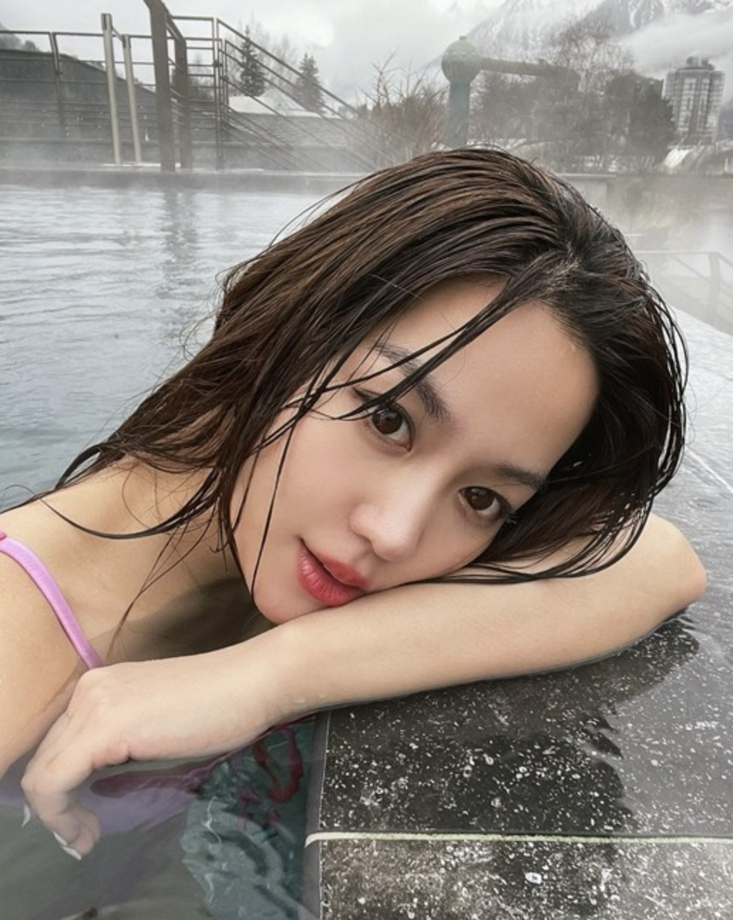 김희정 수영복