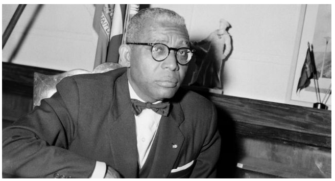 나라를 파탄에 이르게 한 주범 뒤발리에