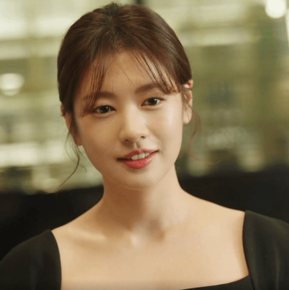 배우 정소민님 얼굴 사진입니다.