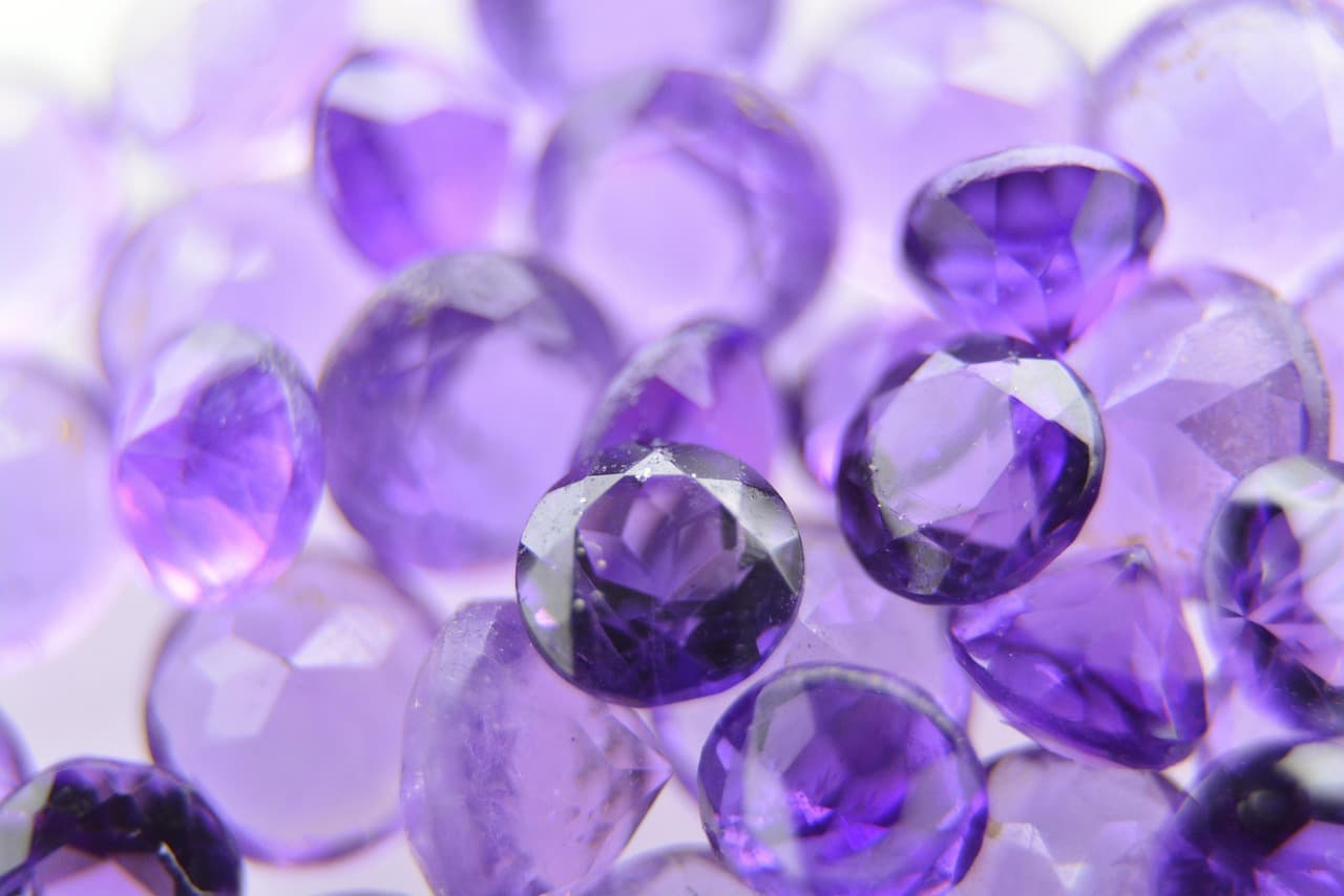 보라빛 열정 자수정 (Amethyst)