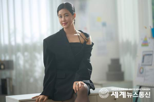 솔비 권지안 나이 프로필 총정리｜학력&middot;고향&middot;타이푼 20주년&middot;화가 작품 가격&middot;바르셀로나 미술상&middot;이규한 결혼