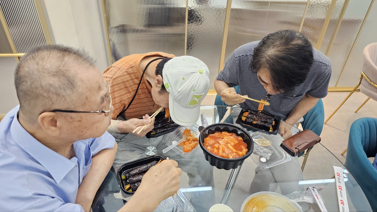 33떡볶이&꼬마김밥 시식 후 호평 이어져