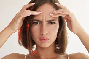 미간-주름-없애는-방법