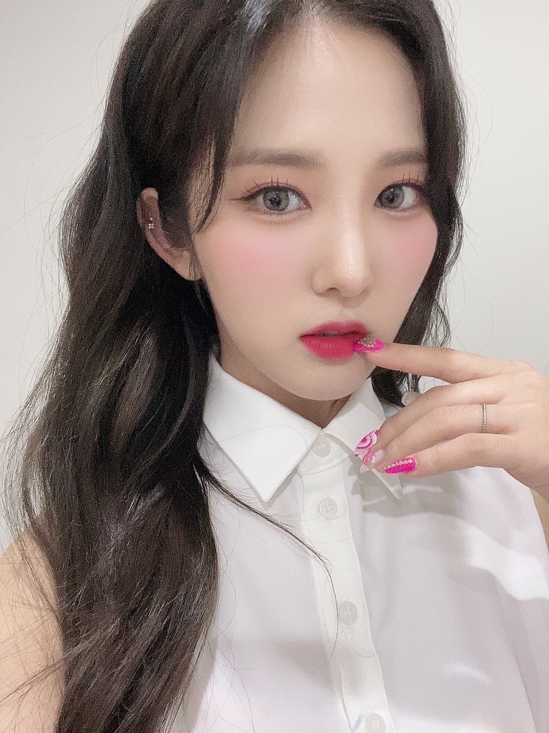 트라이비 TRI.BE LEVIOSA