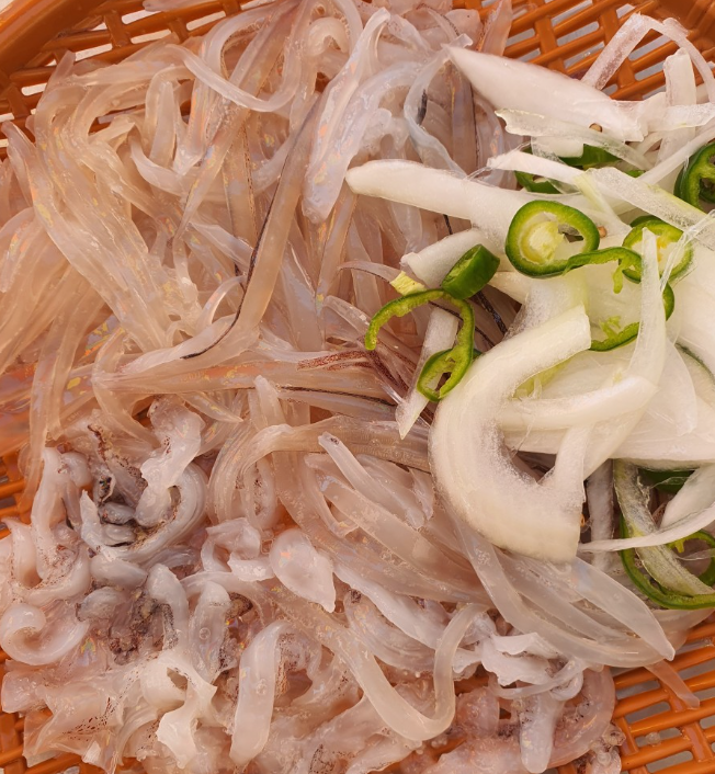 속초 오징어 난전