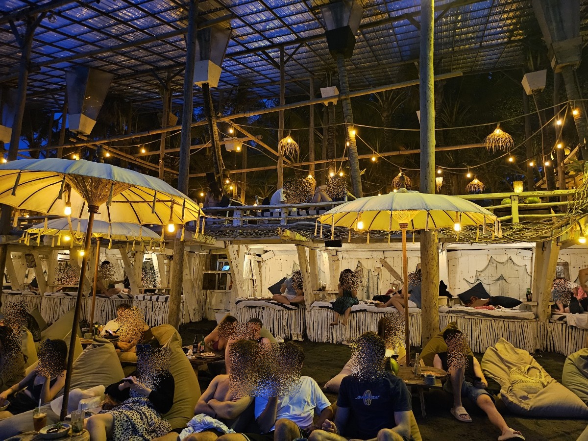 짱구 라브리사 비치클럽