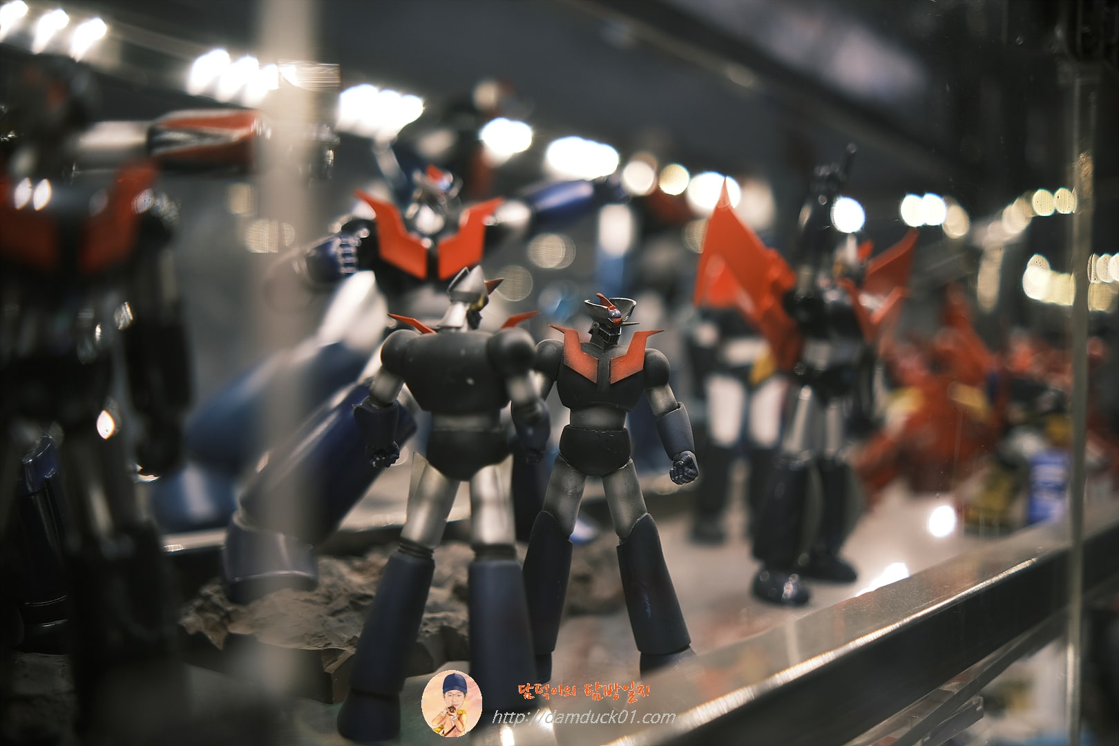 마징가 피규어들