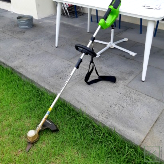 예초기 이미지 입니다.