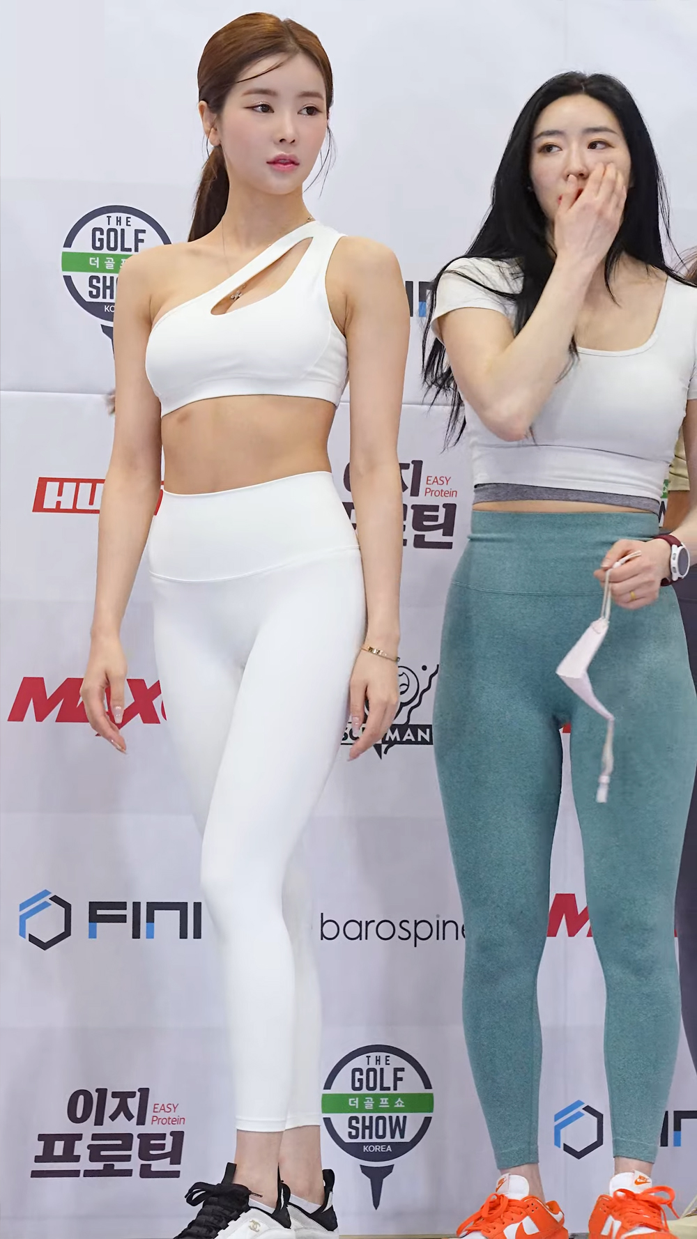 신새롬 피트니스 모델 흰색 레깅스 몸매
