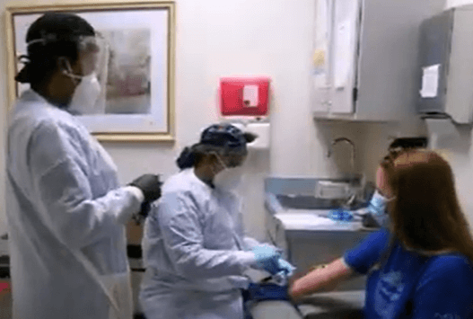 코로나19 환자와 의료진