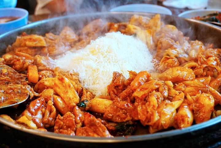 알토란 김형우 대박집 대표 닭갈비 연 매출 100억 신화 맛있는 닭갈비집 춘천 맛집 위치 메뉴 가격 정보