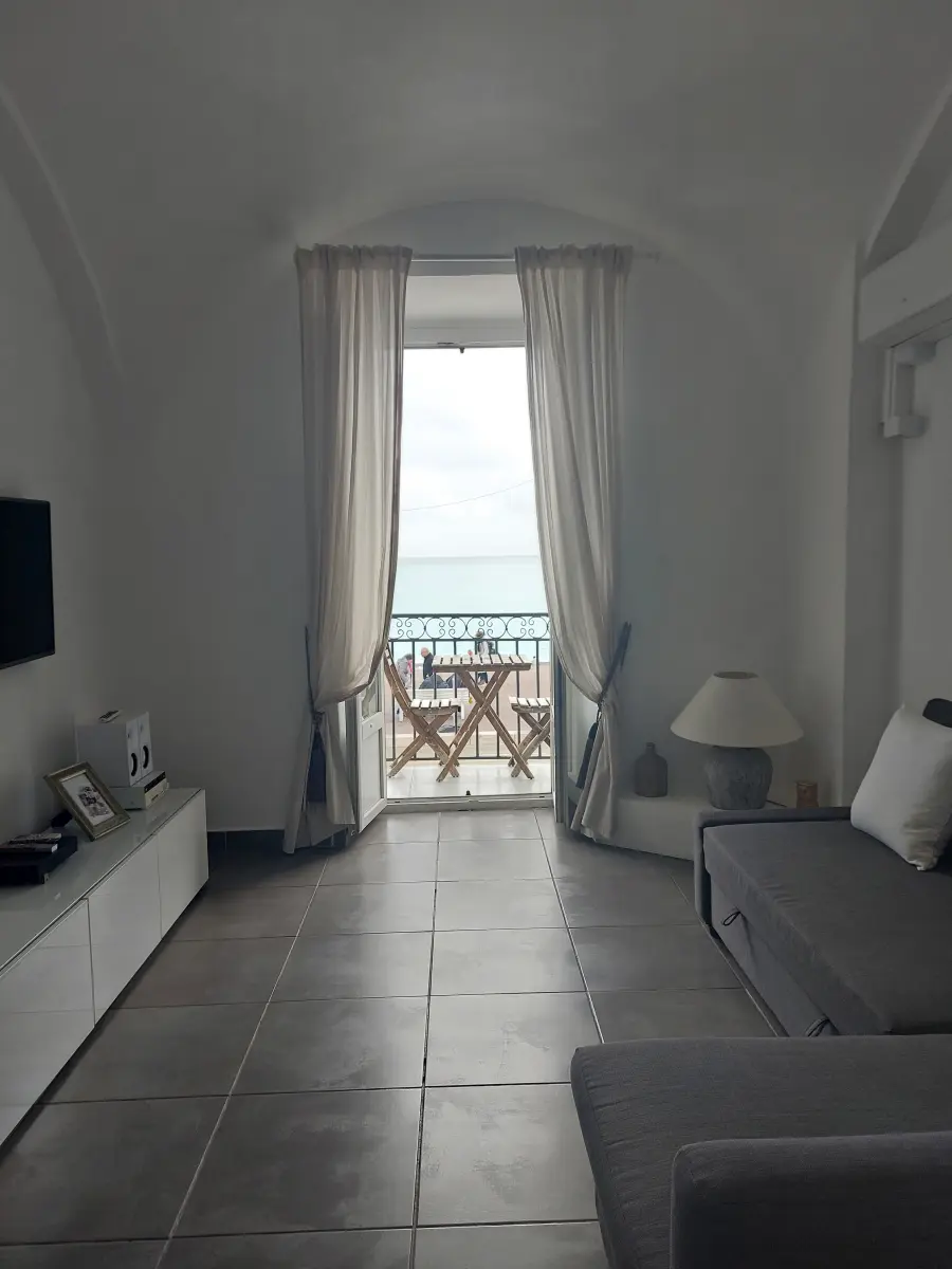 에어비앤비 숙소 거실