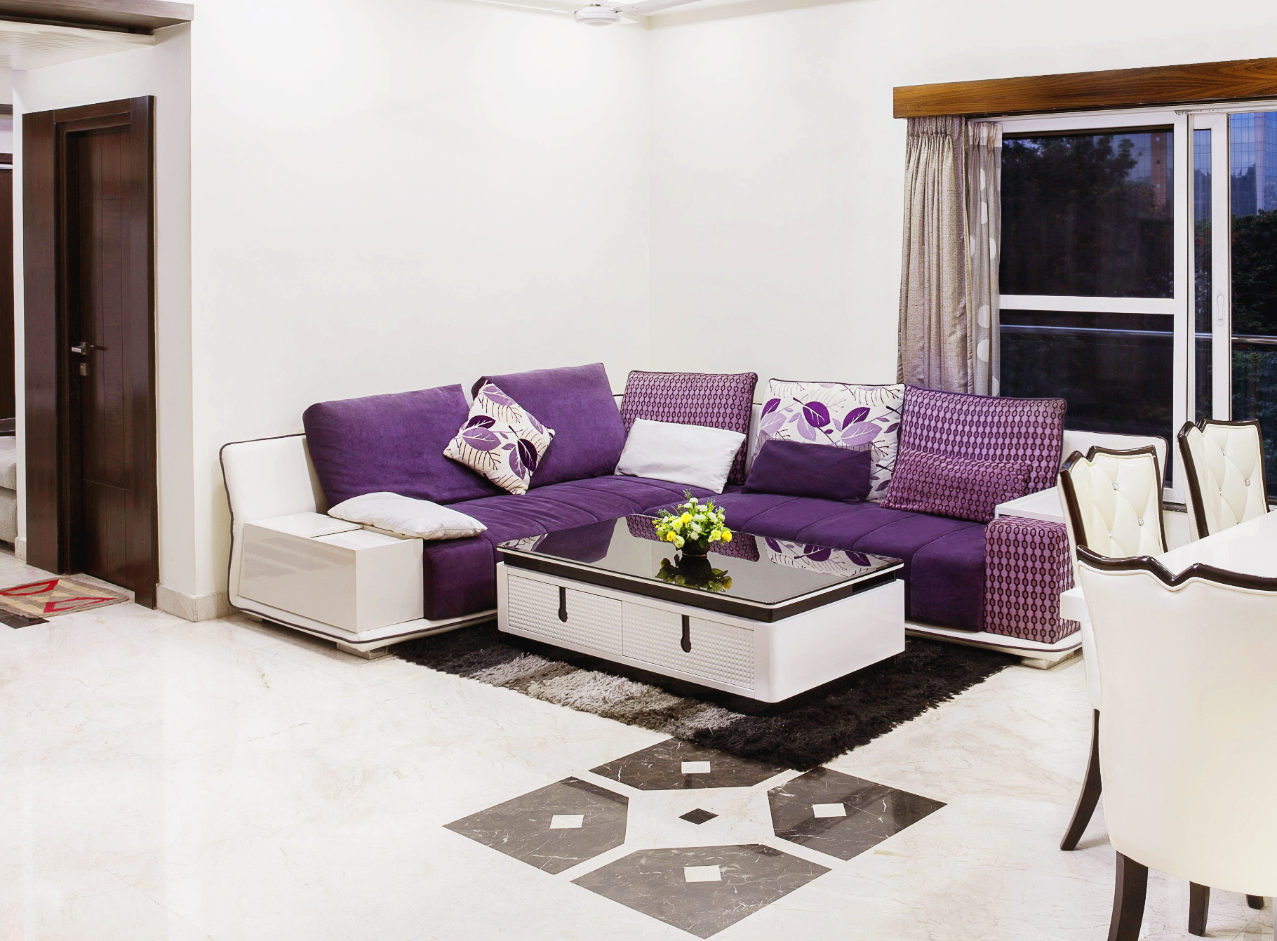 반려동물이 바닥 재질(대리석&middot;마루)을 두려워하는 이유와 감각 기반 해석 가이드