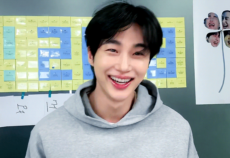 변우석 프로필 나이 키 군대 드라마 작품+변우석 배경화면