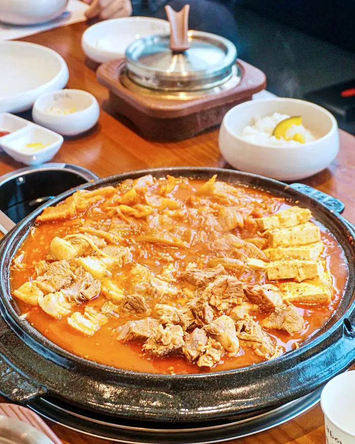 발산 마곡 맛집 솥뚜껑 한돈 김치찜