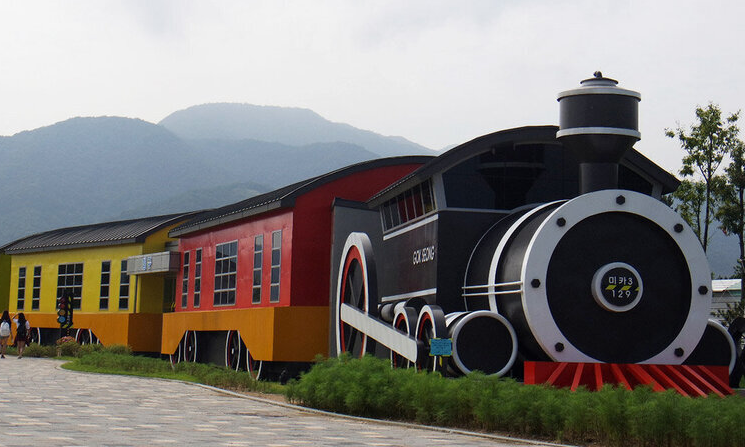 기차마을에 있는 지금도 운행하는 증기기관 기차