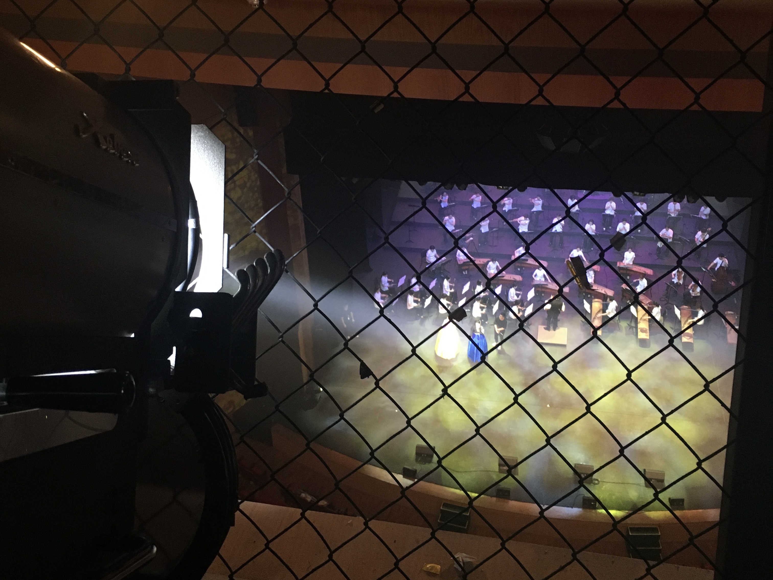 무대조명 일 현실