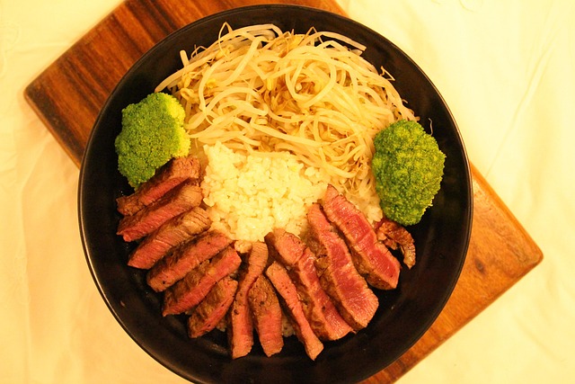 solo dining lifestyle