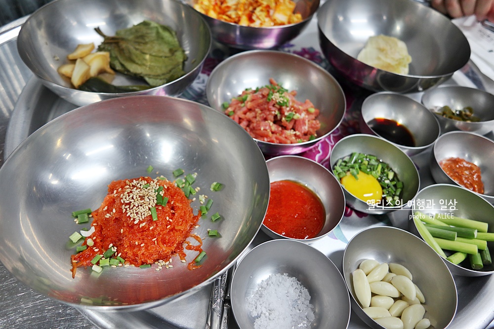 소제이 서면점 서면 고기 맛집 기본반찬 육회