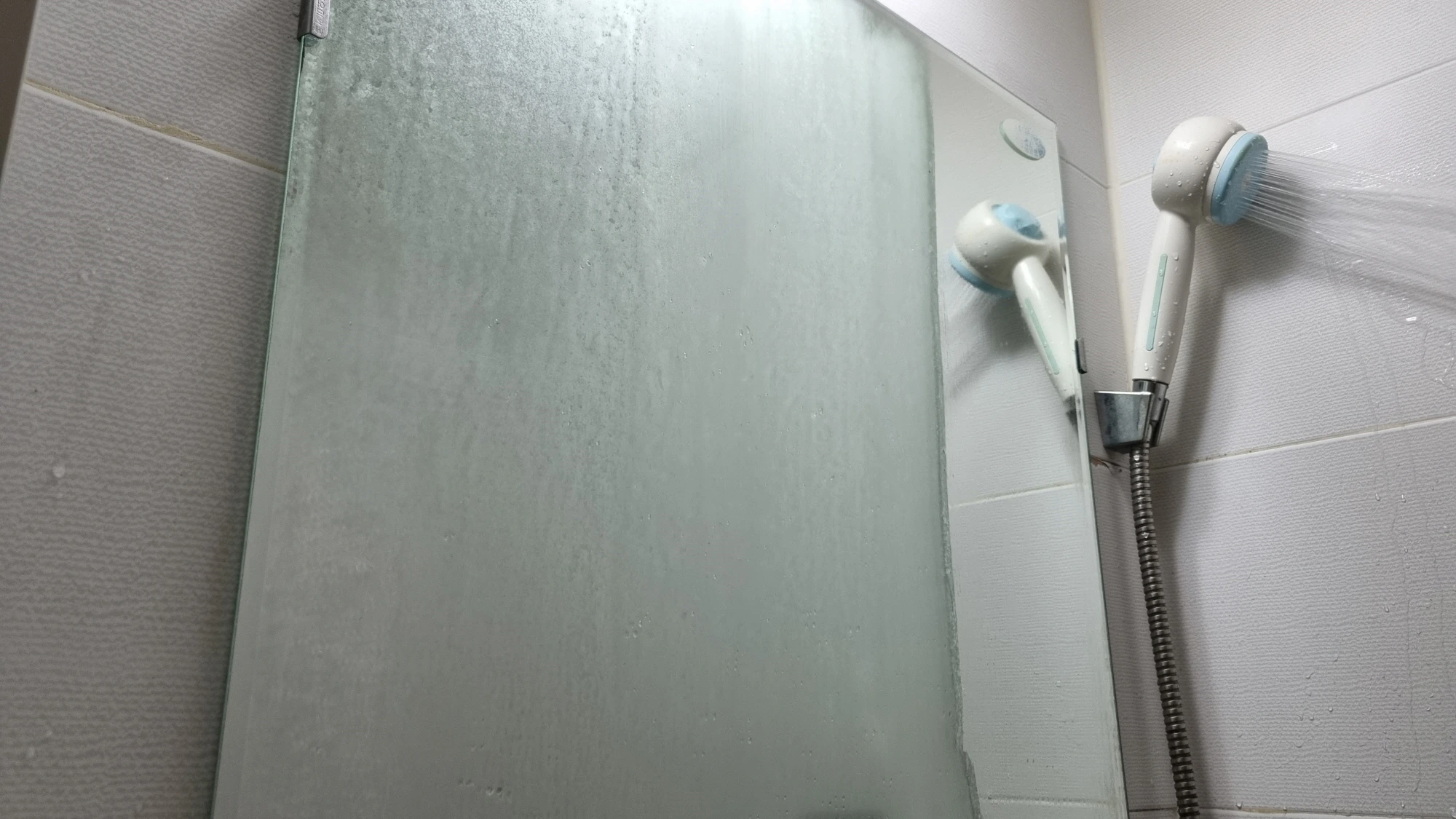 화장실 욕실 거울 김서림 상태