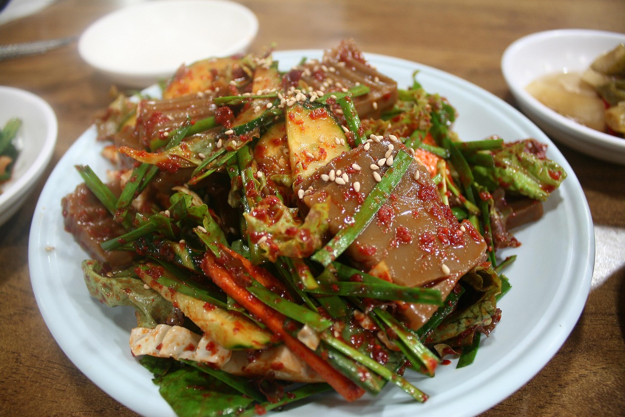 부산 한식당 도토리묵 반찬 사진