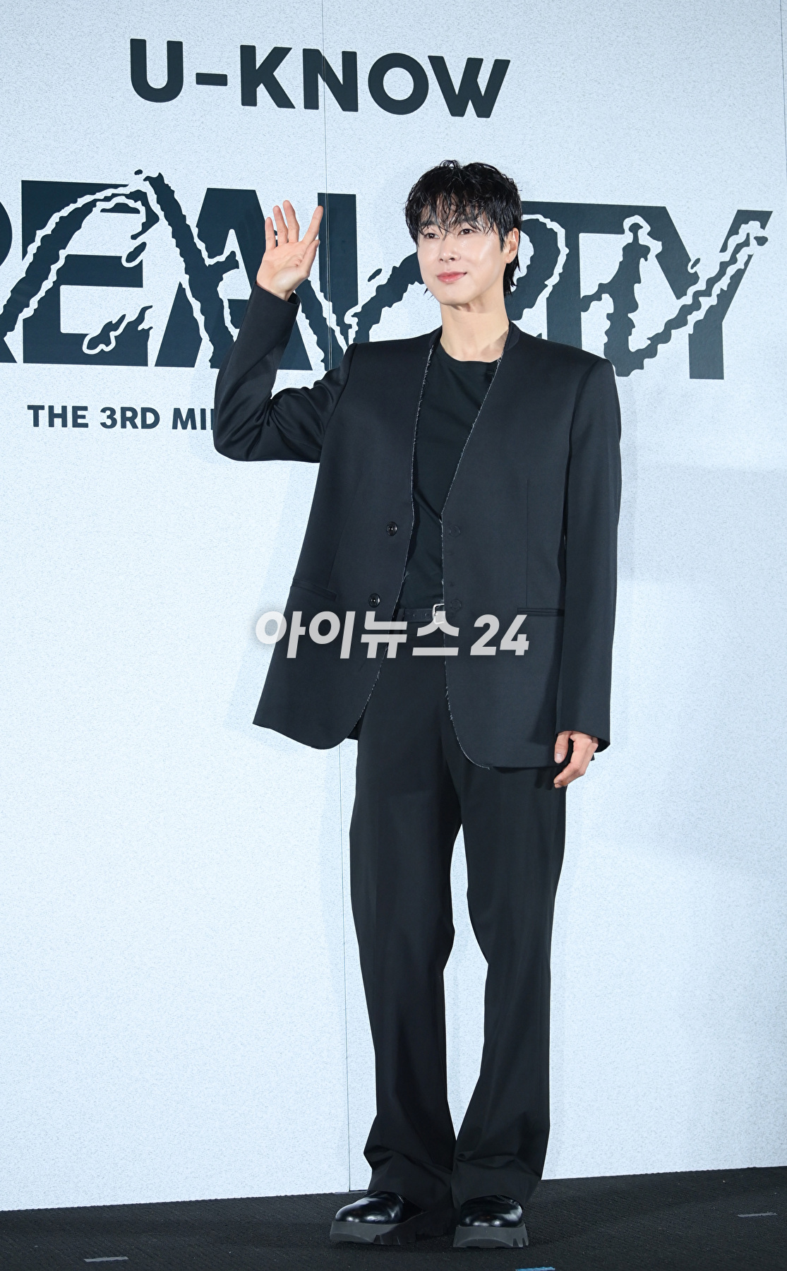 동방신기 유노윤호가 7일 오후 서울 강남구 코엑스 메가박스에서 열린 유노윤호 세 번째 미니앨범 &#39;리얼리티 쇼&#39;(Reality Show) 기자간담회에 참석하고 있다. [사진=정소희 기자]