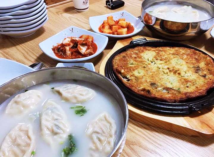 식객 허영만 백반기행 광희 편 만두국 순두부 빈대떡 황해도식 김치만두 만두전골 녹두전 부천 맛집 소개