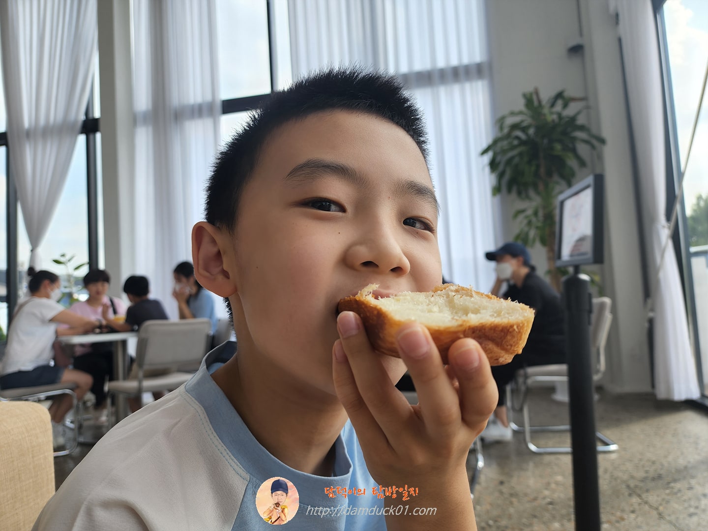 먹을거에 신난 가람