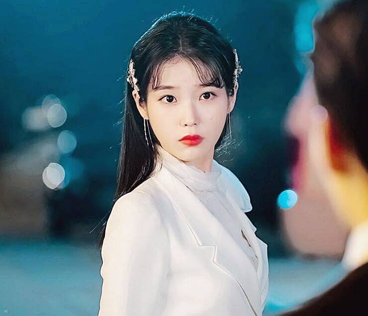 가수-아이유