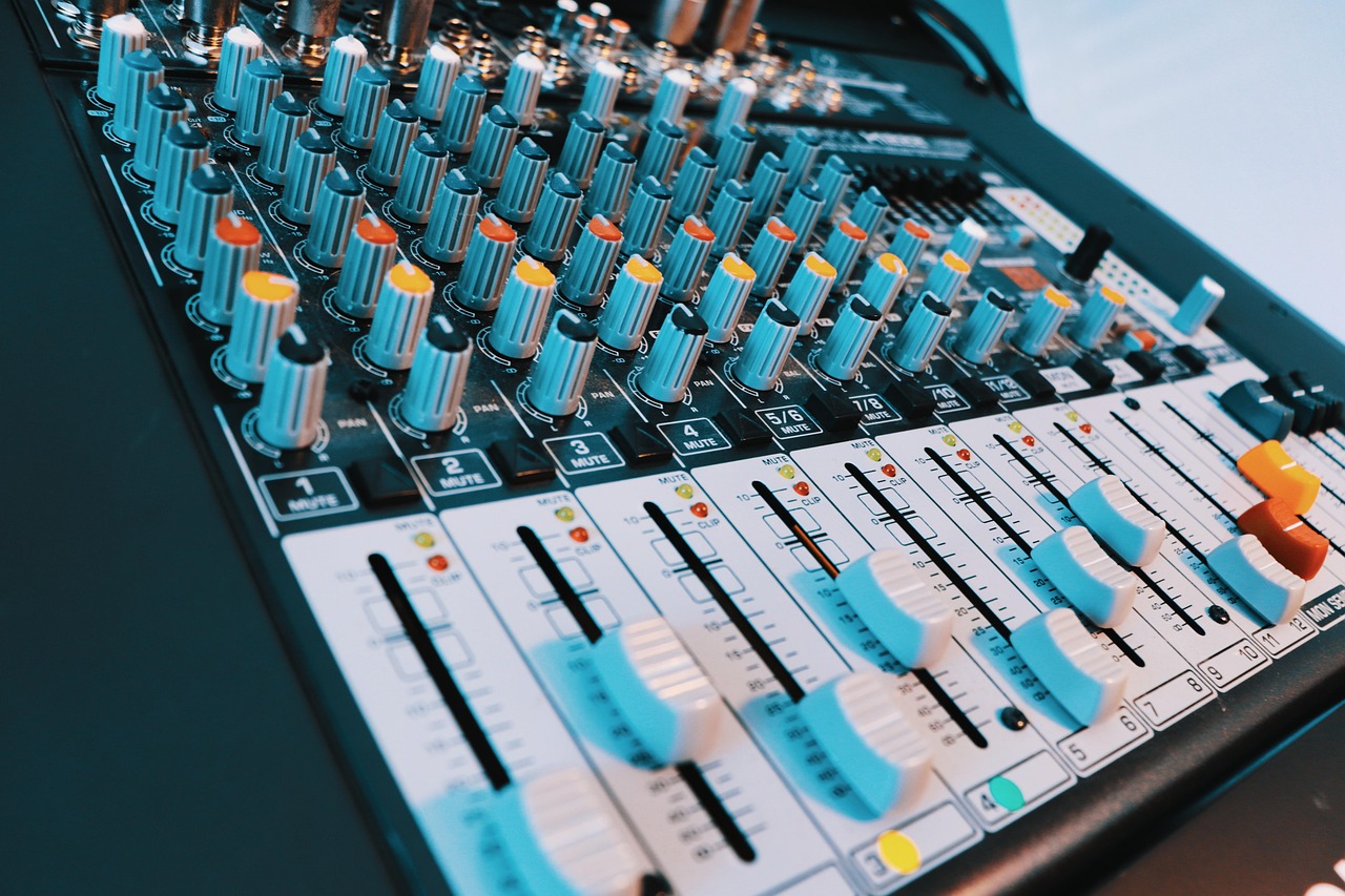 오디오 믹서: 사운드체크와 밸런스 관련 사진