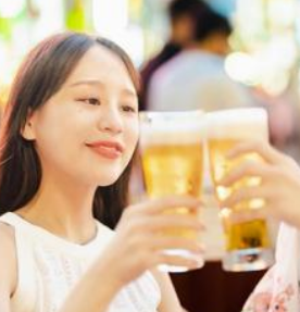 맥주-짠-여자