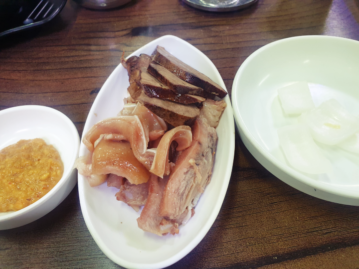 탑골순대국-고기