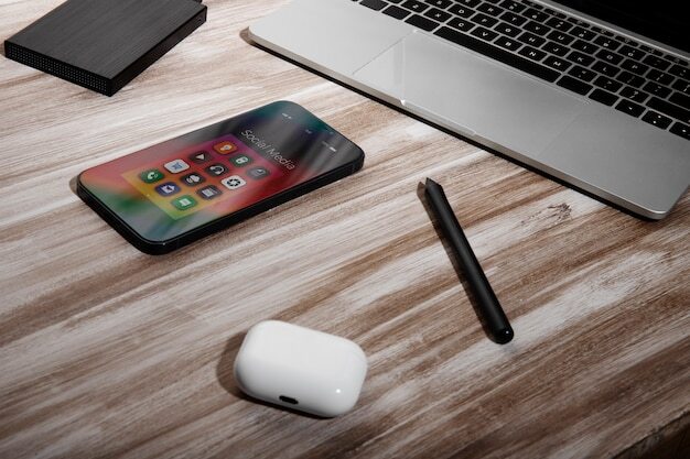 스마트폰은 책상에