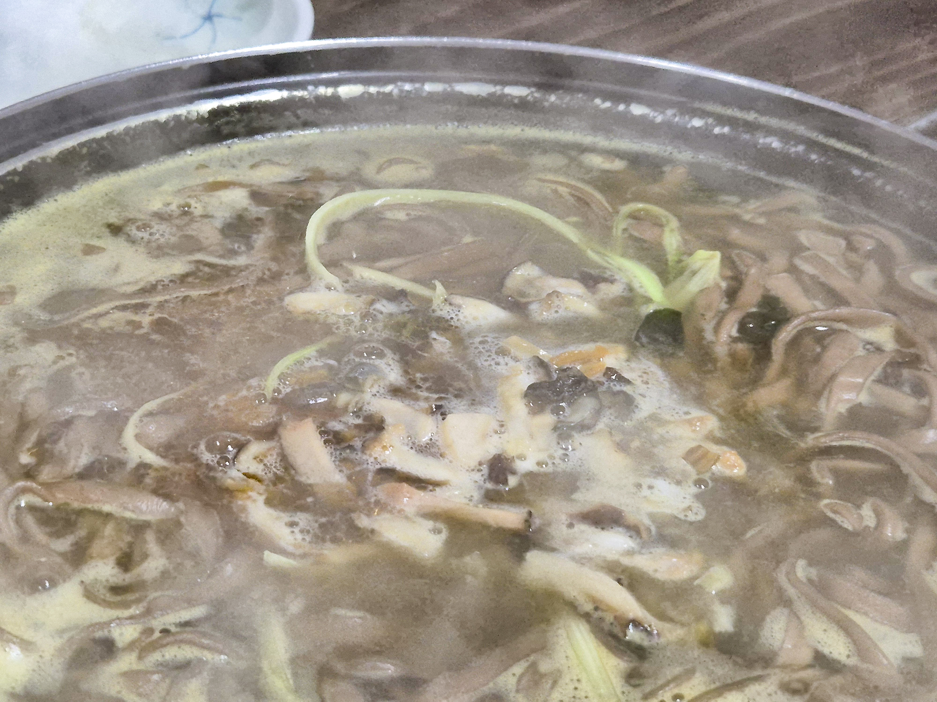 보말 칼국수의 근접 샷