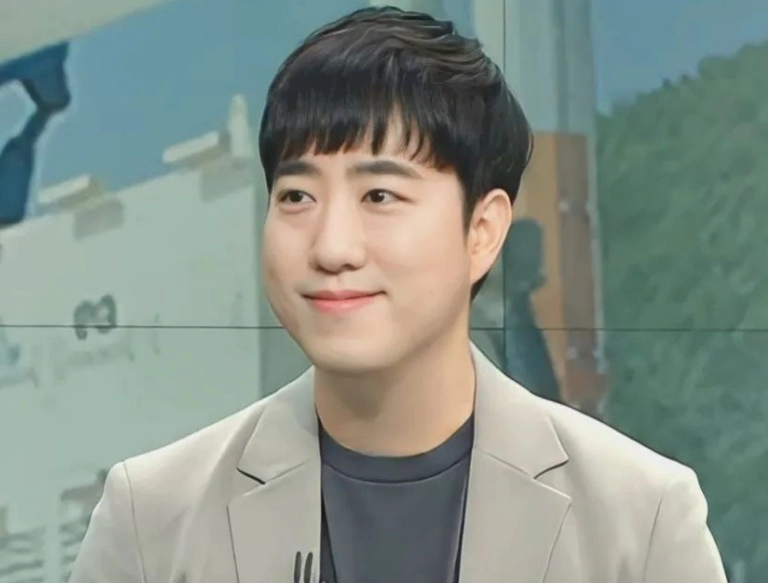 궤도 프로필 본명 나이 고향 학력 경력 인스타그램