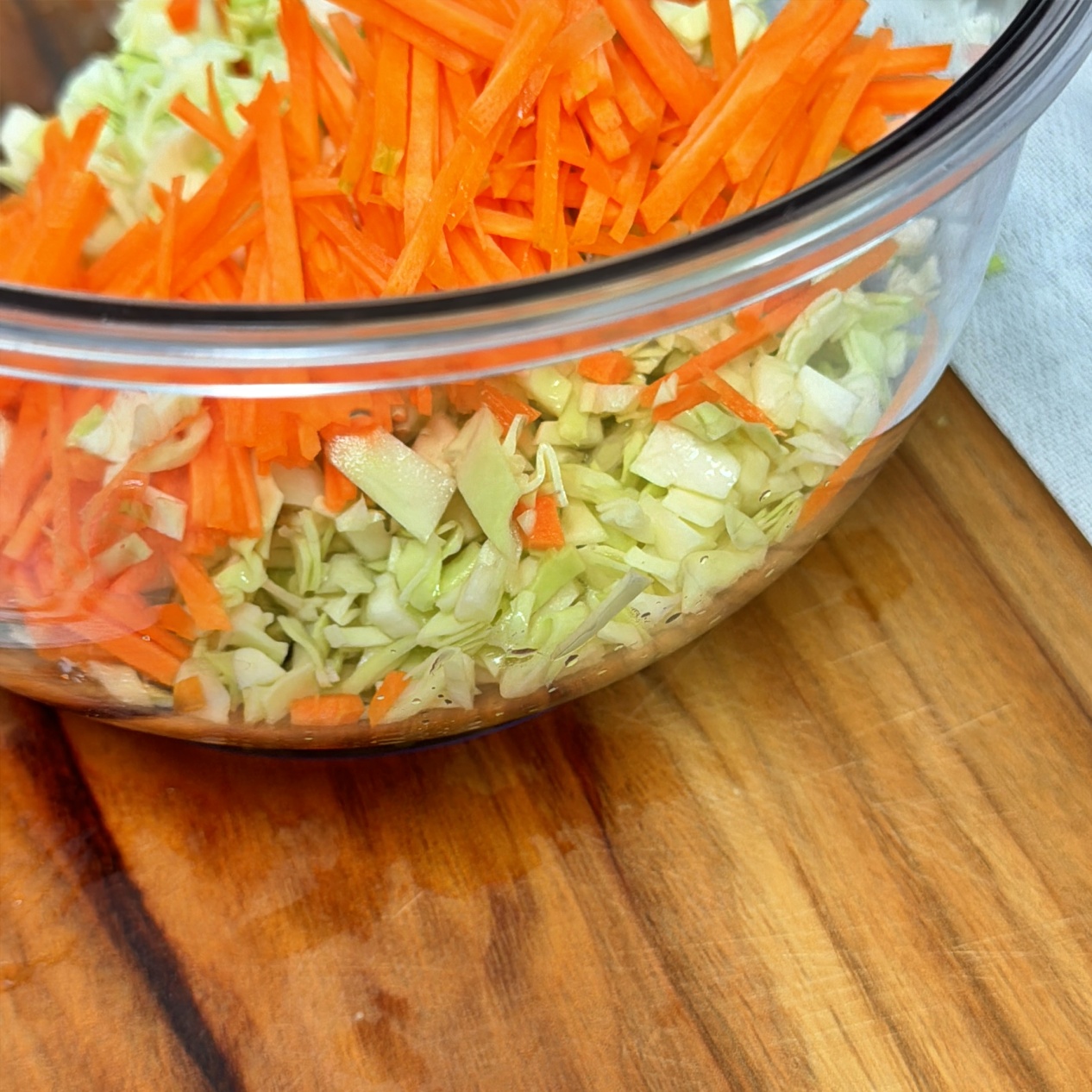 야채 썰어서 소금에 절이기