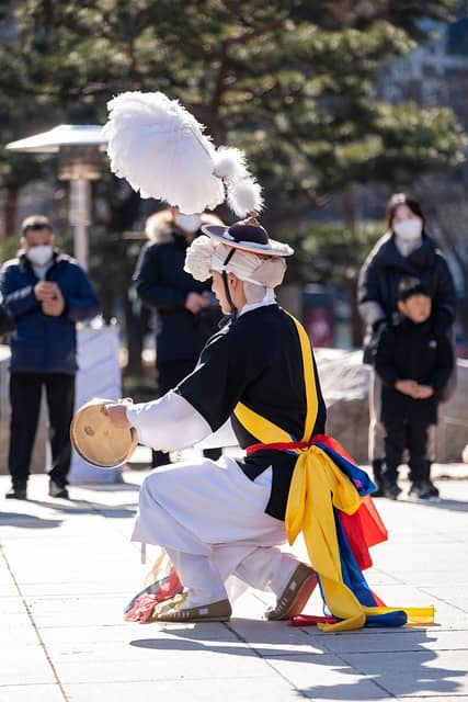 외국인이 배우는 한국의 이색 악기 이야기